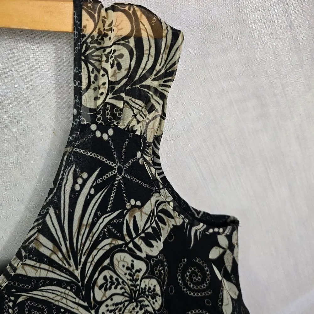 White House Black Market Sleeveless Blouse Black Floral Top - Picture 9 of 12